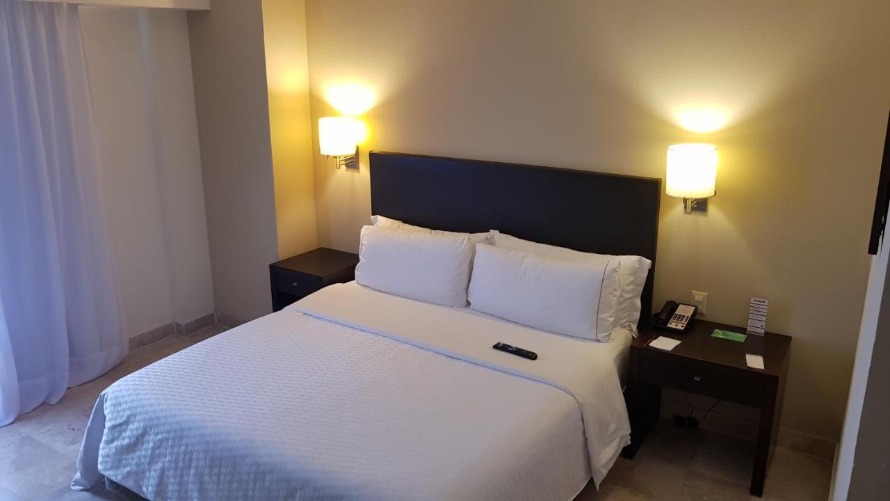 Fiesta Inn Coatzacoalcos Exterior photo